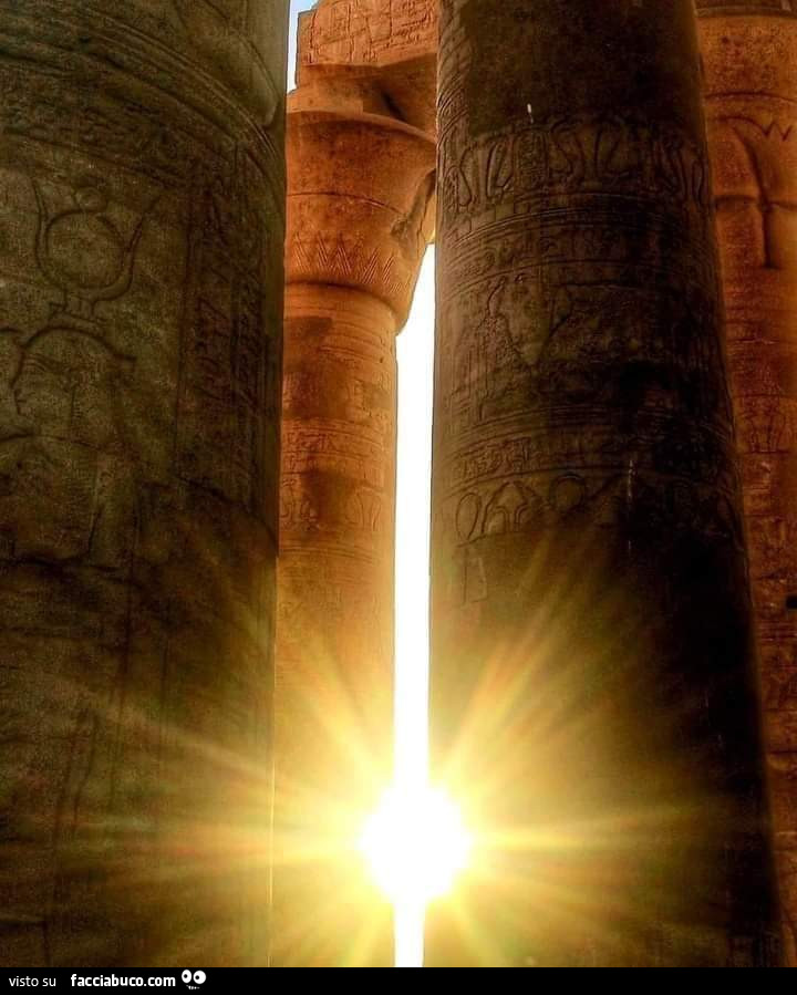 Antiche colonne egiziane