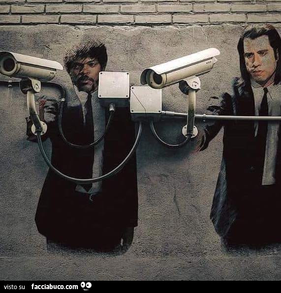 Telecamere su murales di Pulp Fiction