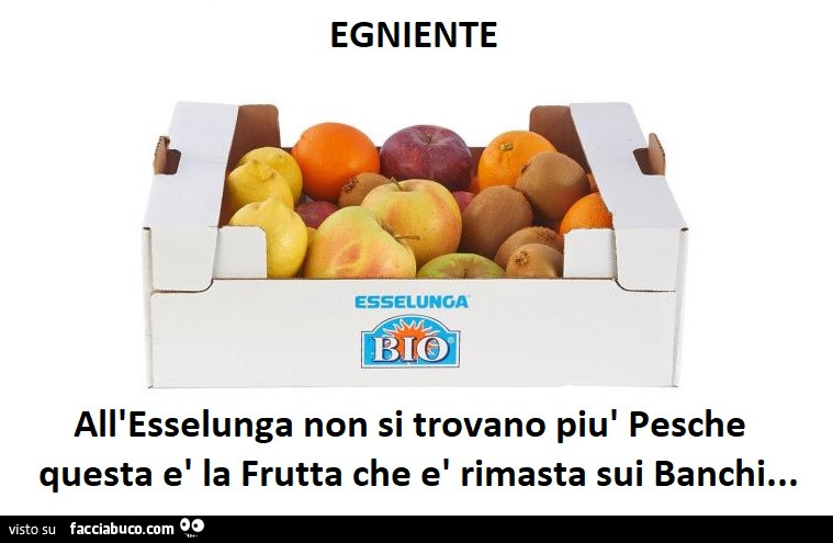 Egniente all'esselunga non si trovano più pesche questa è la frutta che è rimasta sui banchi…