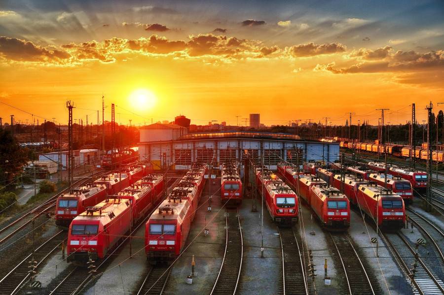 Stazione treni all'alba