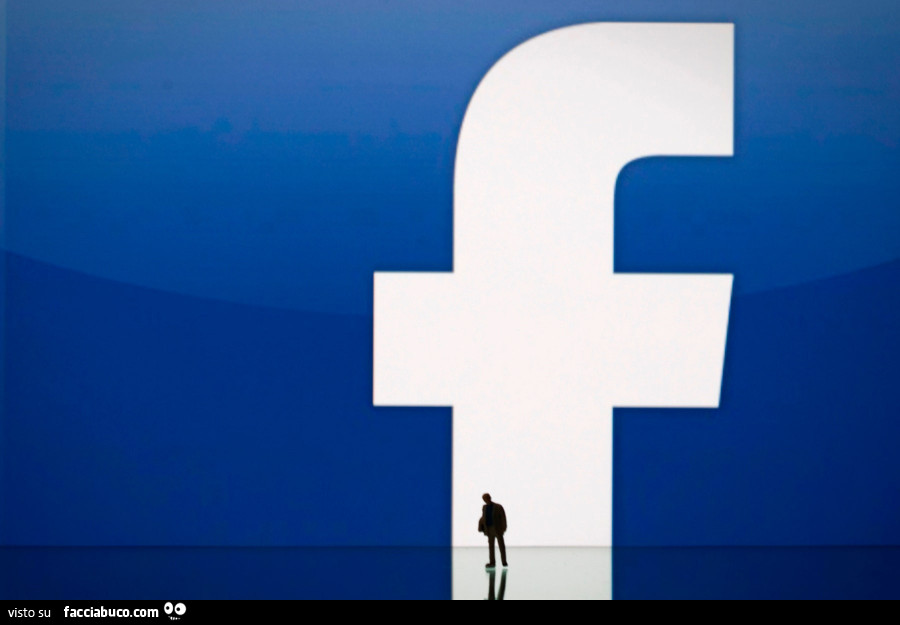 La F di facebook