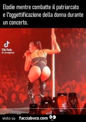 Elodie mentre combatte il patriarcato e l'oggettificazione della donna durante un concerto