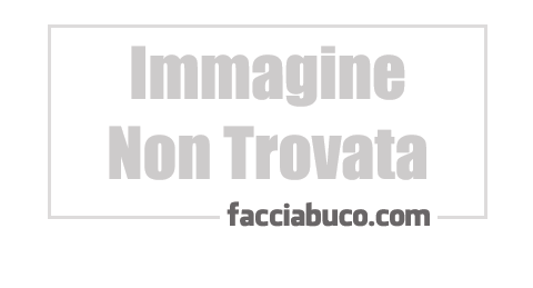 Ciao, sei bellissima. Ho un fidanzato. Manco abbiamo iniziato a parlare e già mi racconti i tuoi problemi